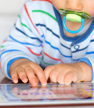 Screen time linked with developmental delays in toddlerhood, study finds.